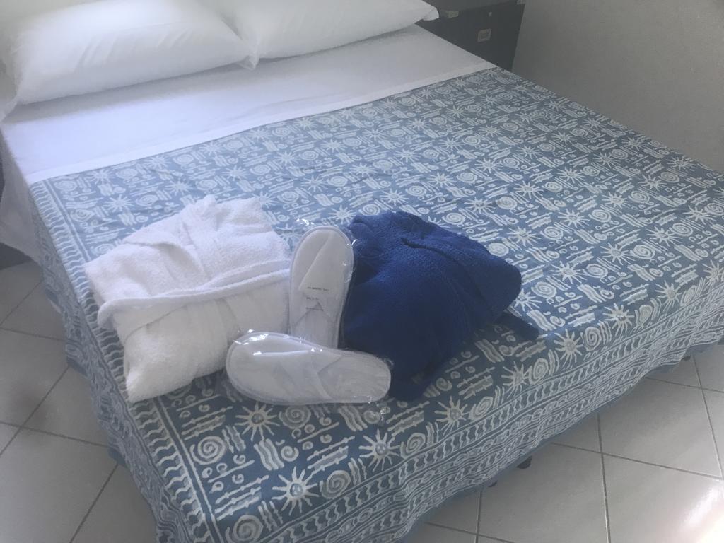 Cala Cavone Guest House Ponza Esterno foto